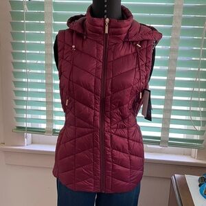 Women's Gallery Quilted Vest in Burgundy. NWT and free shipping. Offers welcomed